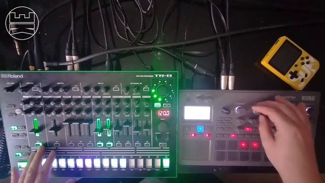 EKWA - Electro Funk Cession (Electribe + Roland TR-8) смотреть онлайн