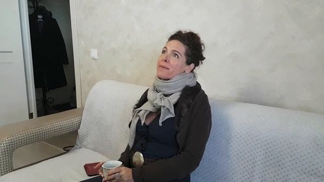 A full and funny day with Peruquois in her Russian tour смотреть онлайн