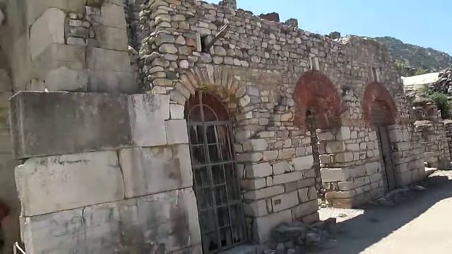Античный город Эфес колоны и развалины Турция смотреть онлайн