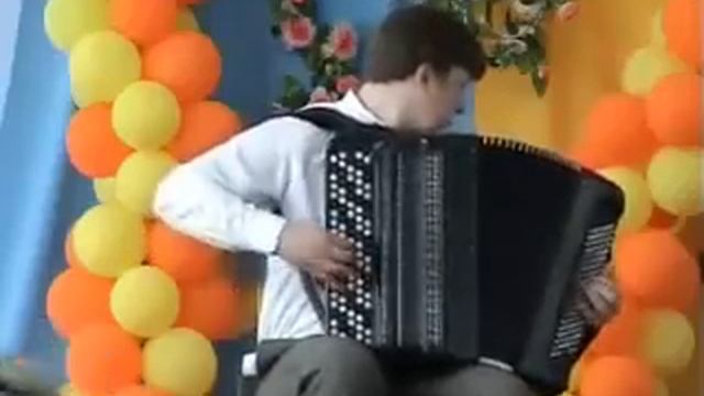 Виртуоз на баяне.avi смотреть онлайн