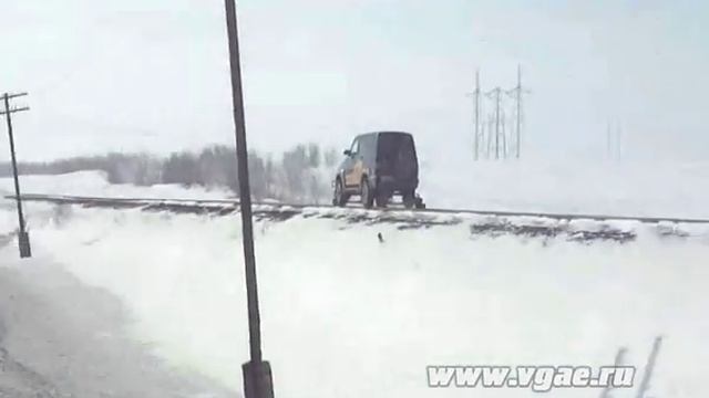 УАЗ Патриот на рельсах смотреть онлайн