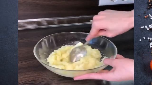 ЛОДОЧКИ С КУРИЦЕЙ: СЛОЕНОЕ ТЕСТО+НАЧИНКА! ВЫ СМОЖЕТЕ ЛЕГКО ПРИГОТОВИТЬ ЭТО БЛЮДО! смотреть онлайн