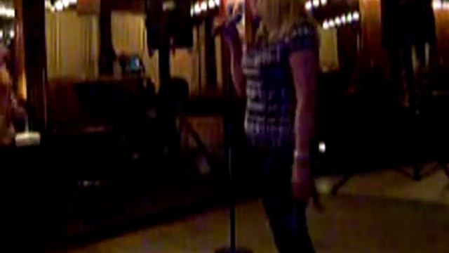 Does He Love You - Anne-Marie Johnson & Ann Purser смотреть онлайн