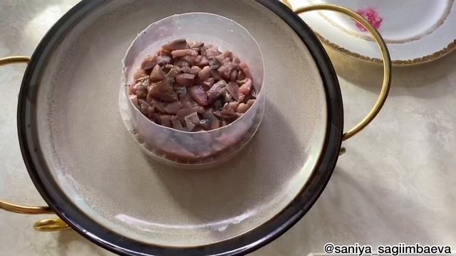 Селедка под шубой.Красивое оформление смотреть онлайн