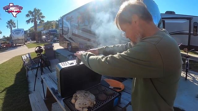 Portable Charcoal Grill Review | NOMAD Grill and Smoker смотреть онлайн