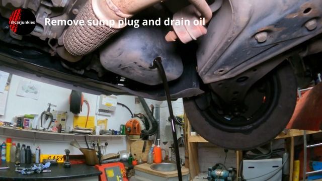 Skoda Fabia 1.2 Petrol (2005) - Oil And Oil Filter Change