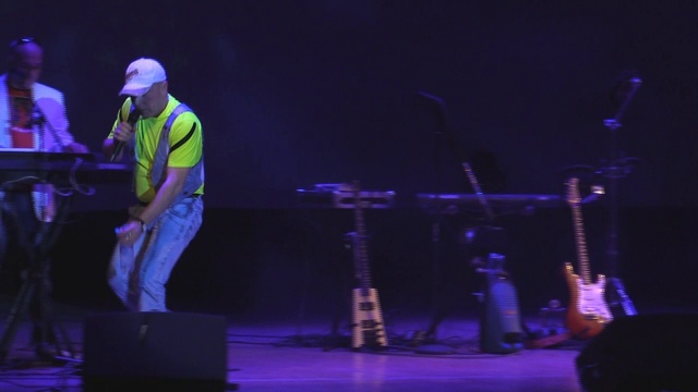 Олег Пахомов Я люблю тебя + Месяц Май (Disco-Дача) 2016 смотреть онлайн