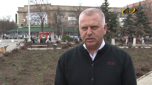 Весенний уход за клумбами смотреть онлайн