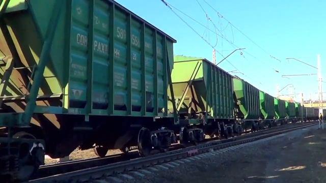 ВЛ10У-925 с грузовым поездом смотреть онлайн