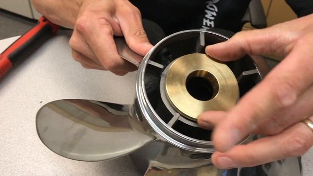 How To Install A Mercury Flo Torq II Hub Kit смотреть онлайн