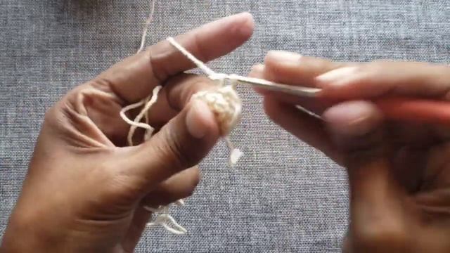 Boneca de Crochê - Boneca Amigurumi Jujú - tutorial (parte 1) смотреть онлайн