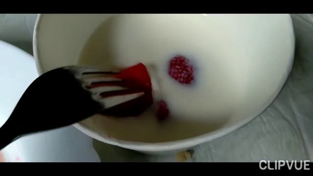 Очень вкусный и простой рецепт клубничного коктейля! #nomyli vai смотреть онлайн