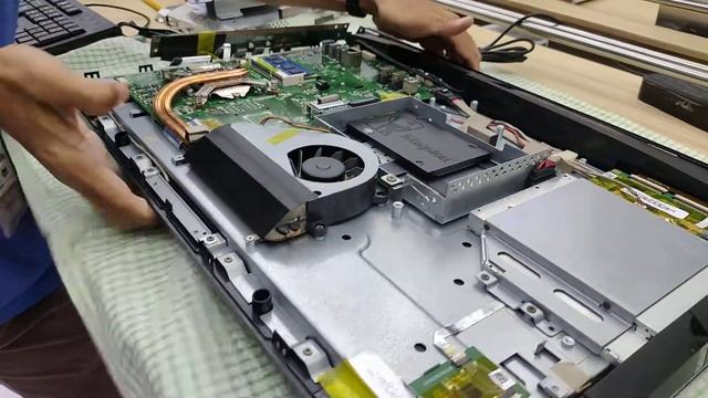 ASUS ALL IN ONE ET2220I DESKTOP SSD UPGRADE, RAM MEMORY UPGRADE AND DISASSEMBLE смотреть онлайн