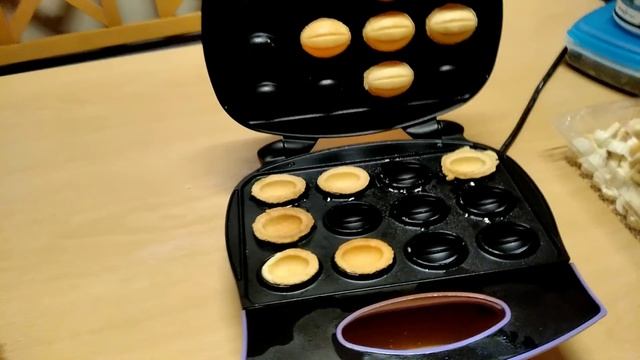 ОРЕШКИ СО СГУЩЕНКОЙ смотреть онлайн