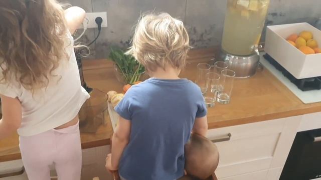 Свежевыжатые соки смотреть онлайн