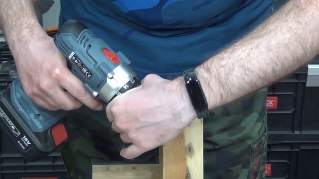 #623 - Wiertarko-wkrętarka GRAPHITE 58G022-AD z adapterem kątowym i mimośrodowym. смотреть онлайн