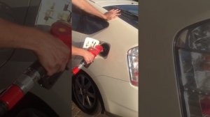 56 литров бензина в Toyota Prius W20 на заправке Shell