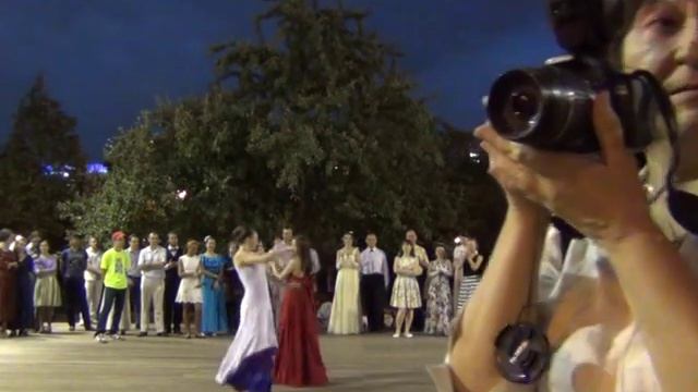 Фламенко в парке Горького - выступление на балу. www.rpu-dance.ru смотреть онлайн