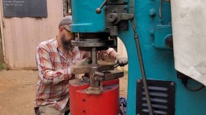 Самый подробный обзор ремонта ковочного молота М4127.mp4