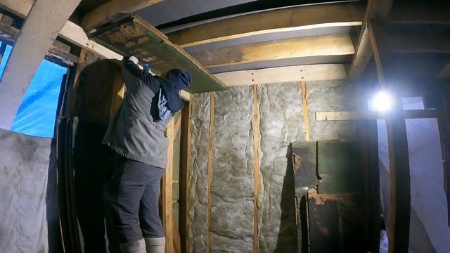 #ремонт дома после пожара — начинаю утеплять кровлю 1ч. смотреть онлайн