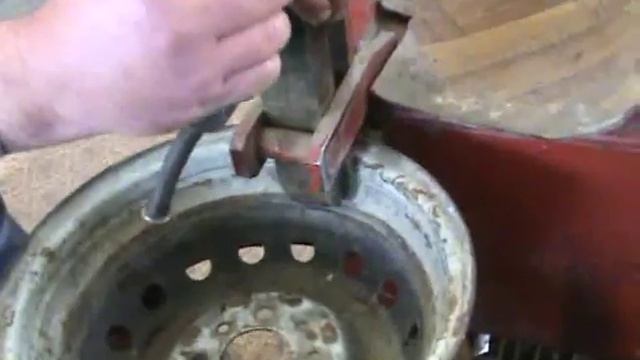 Шиномонтаж. Рихтовка диска. Ремонт дисков. Автосервис смотреть онлайн