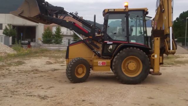 Caterpillar 442 Е