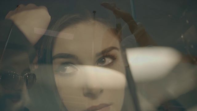 Komodo - (I Just) Died In Your Arms.mp4