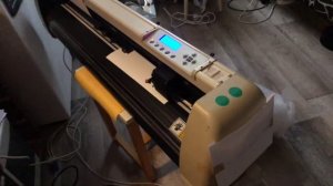 Китайский плоттер cutting plotter YH 720 режет