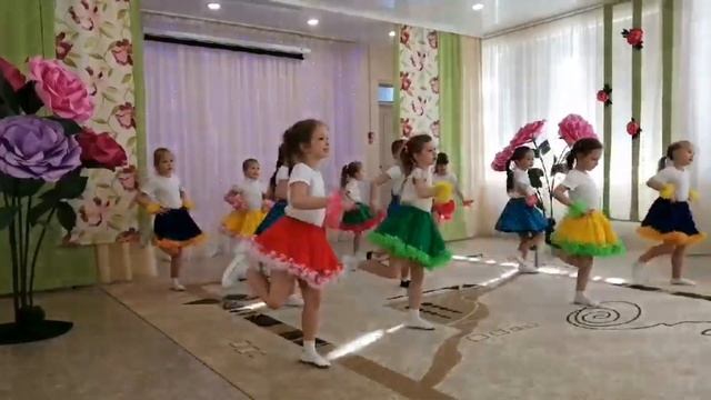 Танец для детей 6-7 лет "Чика рика" смотреть онлайн