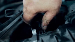 Замена датчика расхода воздуха Nissan