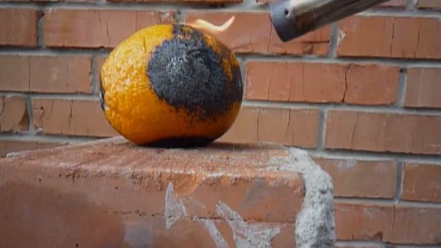 АПЕЛЬСИН ДЕРЖАЛСЯ ДО ПОСЛЕДНЕГО / АПЕЛЬСИН VS ГАЗОВАЯ ГОРЕЛКА / СОПРОТИВЛЕНИЕ БЕСПОЛЕЗНО смотреть онлайн