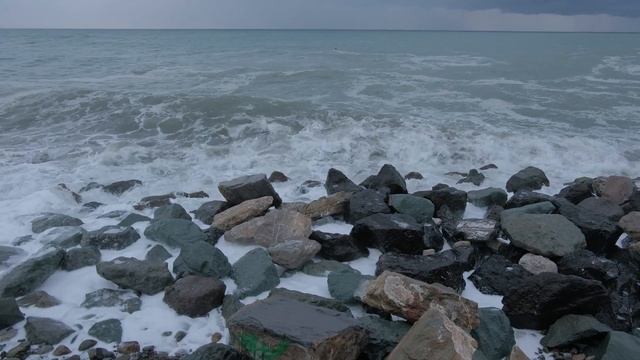 Горы и море. Часть 2. смотреть онлайн