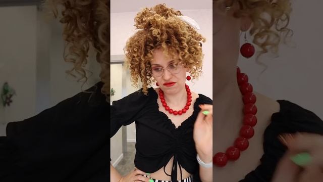 А ЧТО БЫ ВЫБРАЛА ТВОЯ МАМА? #shortsvideo смотреть онлайн