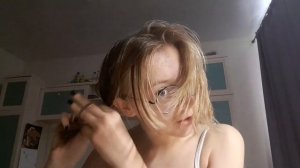 Уродую себя к 1 сентября // подстригла себя САМА // Облысела // Sashik_