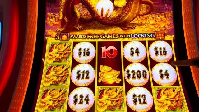 Things Got WILD on the New Lion Link Slot Machine in Las Vegas!! смотреть онлайн