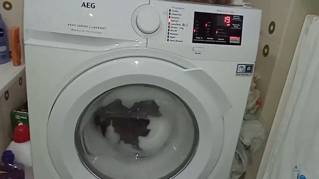 Aeg Lavamat 6000 Series - Sudslock Interm Spins (Old video) смотреть онлайн