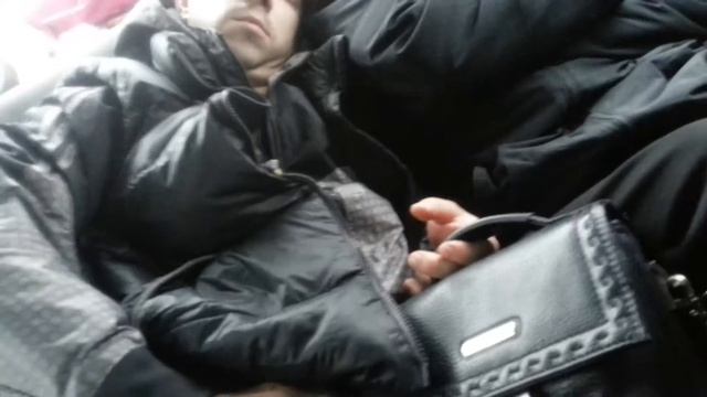 Напугали спящих в машине смотреть онлайн