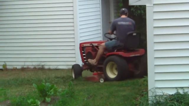 1977 Wheel Horse Tractor Refurb part 2 - my 1st cutting - Its Alive! - смотреть онлайн