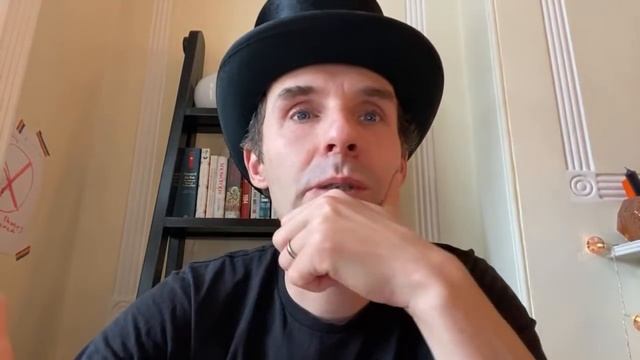 Про дискриминацию в пабах Лондона по половому признаку смотреть онлайн