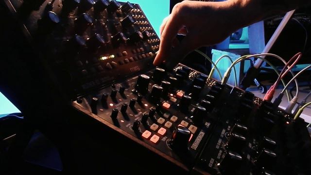 Moog Boop - Moog Sound Studio (Subharmonicon, DFAM, Mother 32)