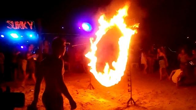 Хэллоуин в Таиланде (Phi-Phi Islands) смотреть онлайн