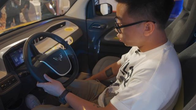 Xem trực tiếp Wuling HongGuang Mini EV: nhỏ, xinh, sạc pin mất 6-9 tiếng, giá từ 239 triệu смотреть онлайн
