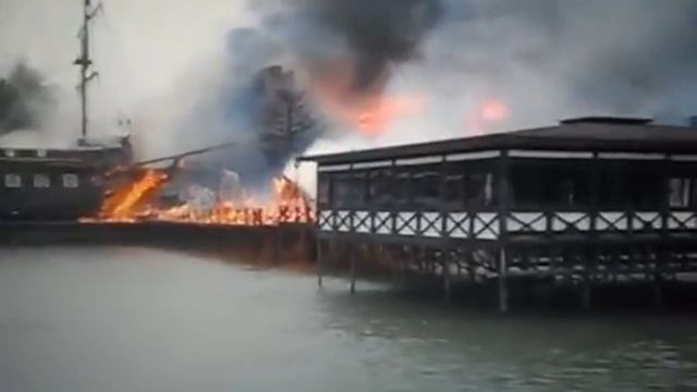 Ростов-на-Дону — Пожар в ПЕТРОВСКОМ ПРИЧАЛЕ / 16.11.2014 год.