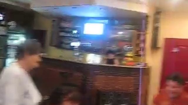 Внук даёт уроки танца бабушке.СМОТРЕТЬ!!! смотреть онлайн