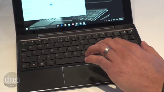 Lenovo Miix 310: una híbrida con Windows 10 por solo US$229 смотреть онлайн