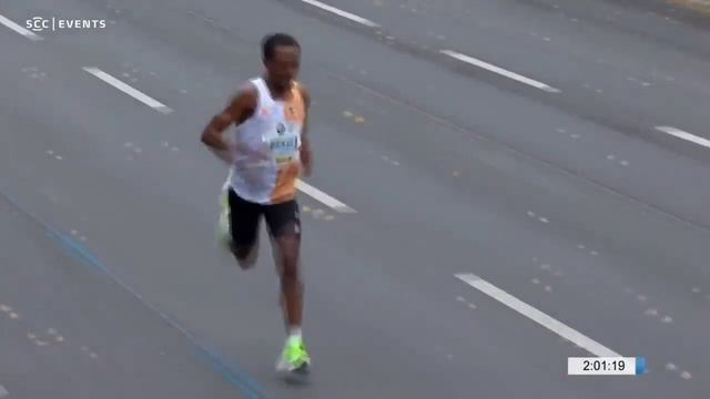 TOP 5 GREATEST MARATHON FINISHER.... ELUID KIPCHOGE смотреть онлайн