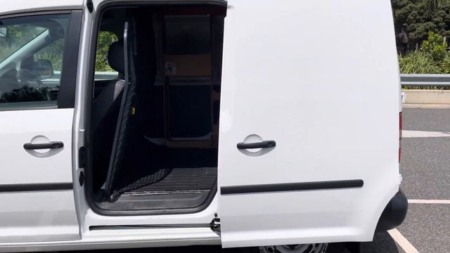 2011 Volkswagen Caddy TDI250 V003320 смотреть онлайн