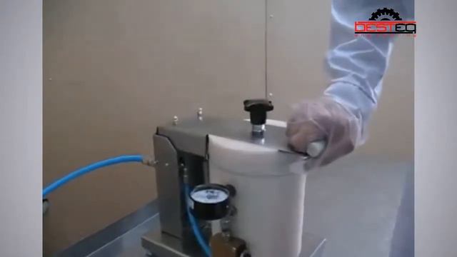 Машина укупорочная «Твист Офф» Closing Machine Twist Off