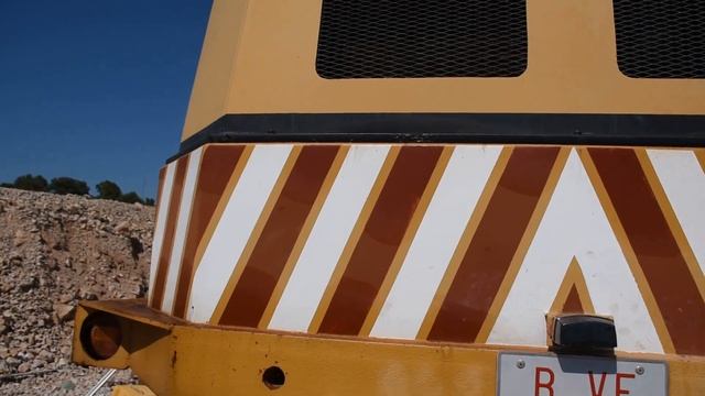 Guria 90S and 520 with hydraulic hammer смотреть онлайн