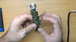 Две простых оплетки инструмента паракордом или веревкой.